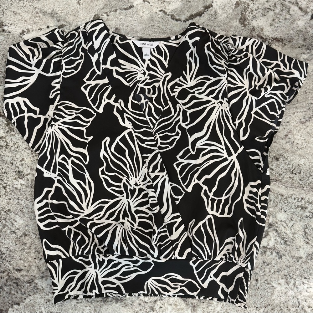 Chic Nine West Black and White Women's Top